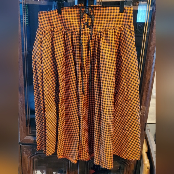 Corset Skirt in Orange Pumpkin Gingham - Picture 9 of 14
